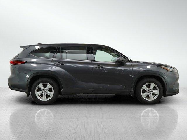 Photo of 2022 Magnetic Gray Metallic Toyota Highlander