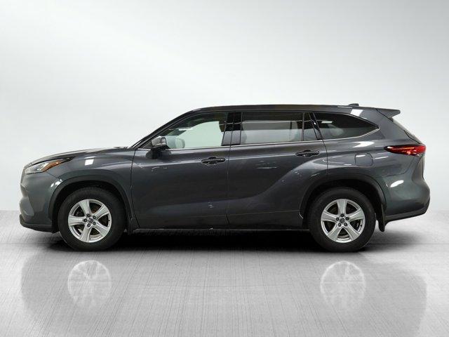 Photo of 2022 Magnetic Gray Metallic Toyota Highlander