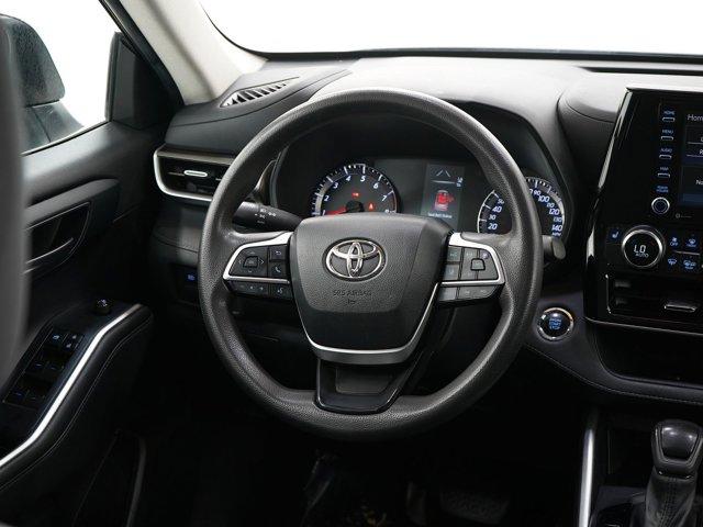 Photo of 2022 Magnetic Gray Metallic Toyota Highlander