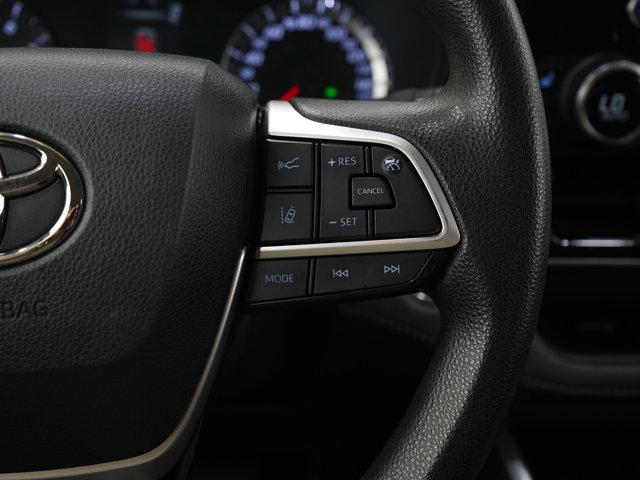 Photo of 2022 Magnetic Gray Metallic Toyota Highlander