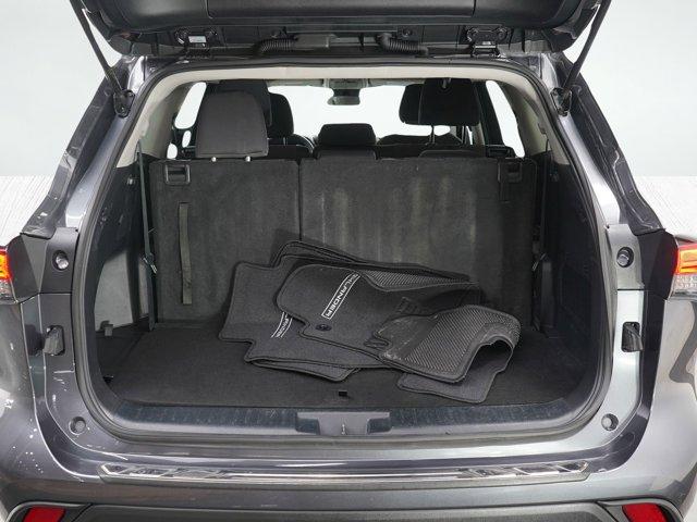 Photo of 2022 Magnetic Gray Metallic Toyota Highlander