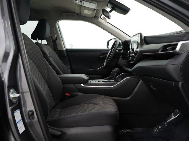 Photo of 2022 Magnetic Gray Metallic Toyota Highlander