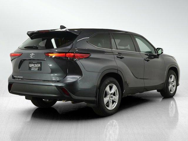 Photo of 2022 Magnetic Gray Metallic Toyota Highlander