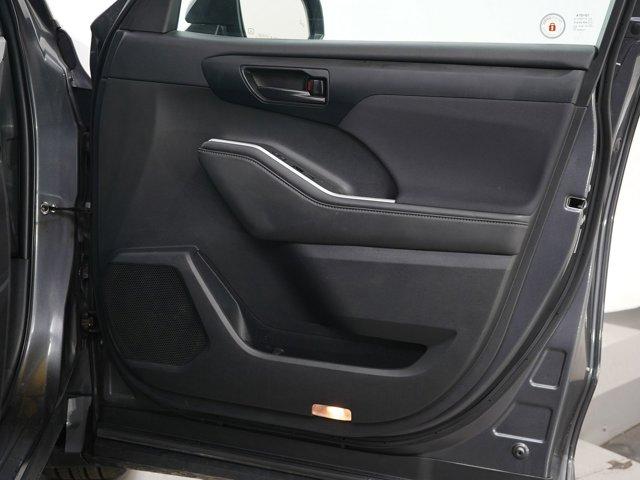 Photo of 2022 Magnetic Gray Metallic Toyota Highlander
