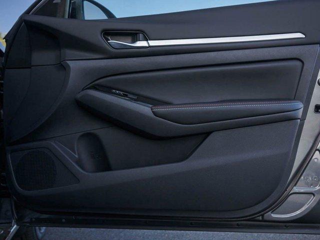 Photo of 2025 Gun Metallic Nissan Altima