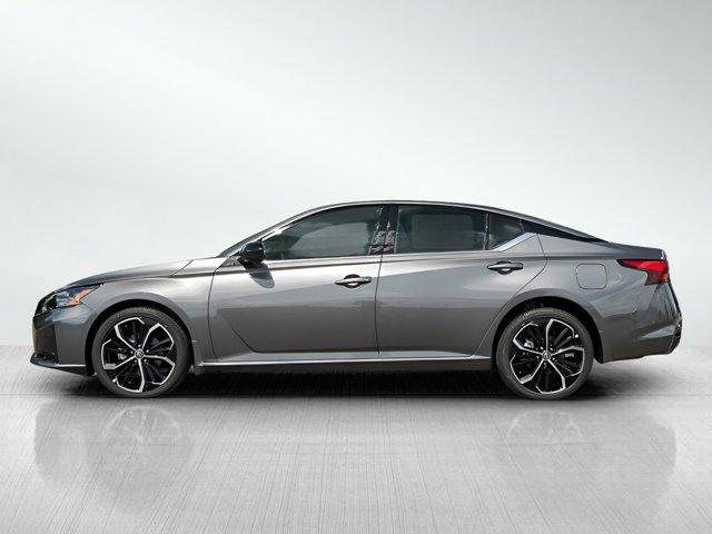 Photo of 2025 Gun Metallic Nissan Altima