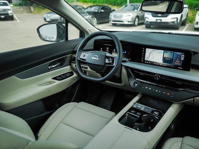 Photo of 2025 Everest White Pearl Tricoat/Super Black Nissan Murano