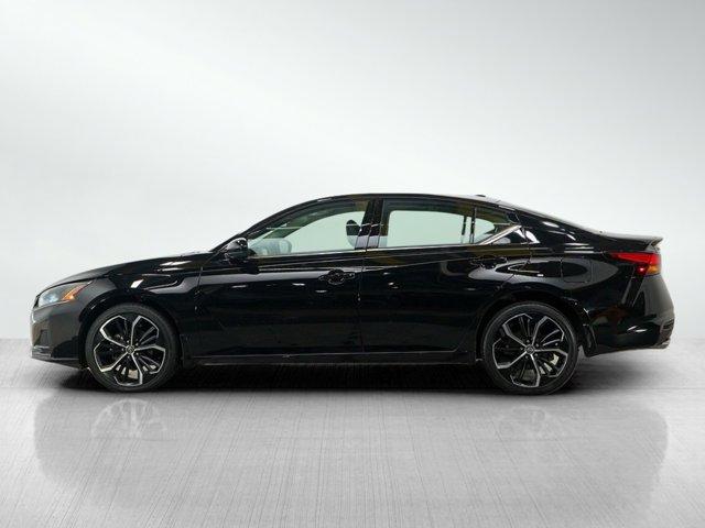 Photo of 2025 Super Black Nissan Altima