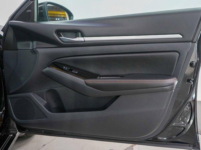 Photo of 2025 Super Black Nissan Altima