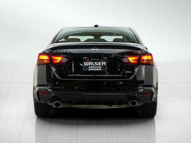 Photo of 2025 Super Black Nissan Altima