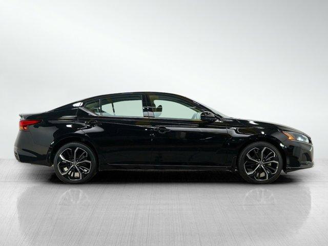 Photo of 2025 Super Black Nissan Altima