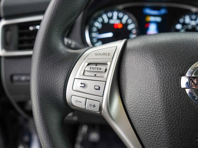 Photo of 2016 Blue Nissan Rogue