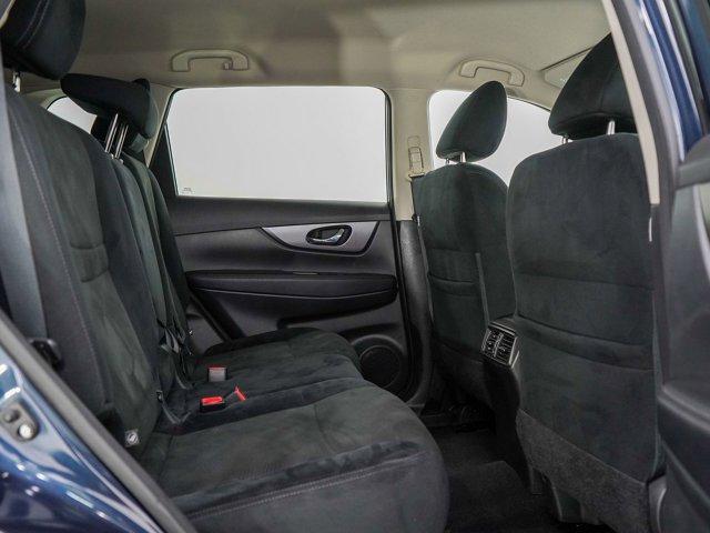 Photo of 2016 Blue Nissan Rogue