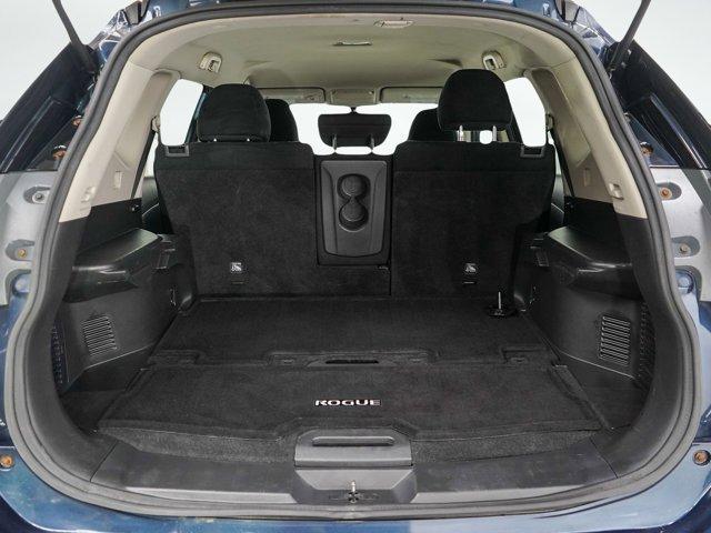 Photo of 2016 Blue Nissan Rogue