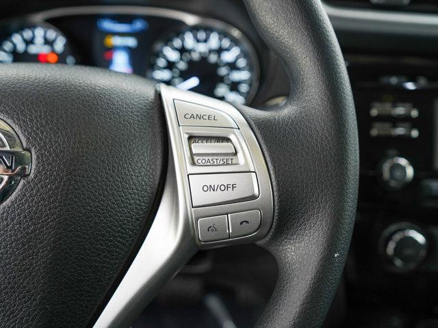Photo of 2016 Blue Nissan Rogue