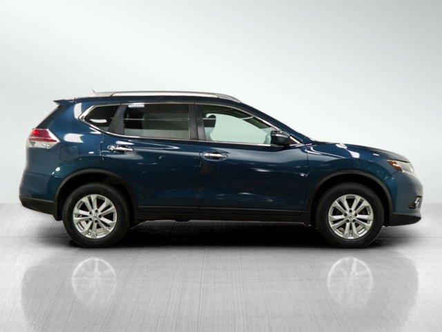 Photo of 2016 Blue Nissan Rogue