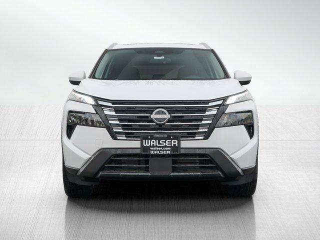 Photo of 2026 White Pearl Nissan Rogue