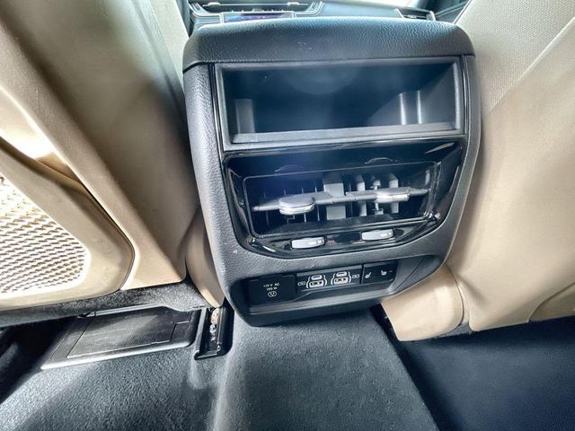Photo of 2024 Silver Zynith Jeep Grand Cherokee