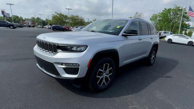 Photo of 2024 Silver Zynith Jeep Grand Cherokee
