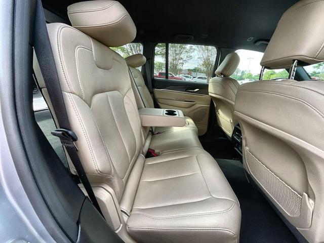 Photo of 2024 Silver Zynith Jeep Grand Cherokee