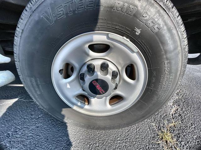 Photo of 2024 Summit White GMC Savana 2500