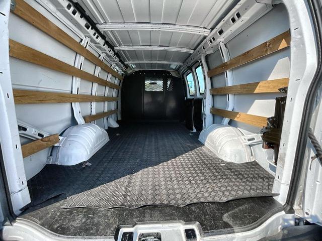 Photo of 2024 Summit White GMC Savana 2500