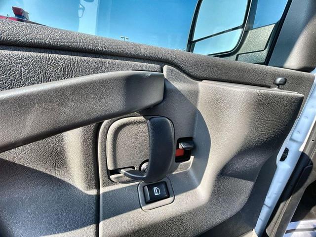 Photo of 2024 Summit White GMC Savana 2500