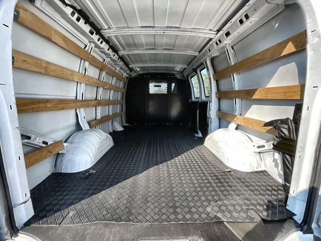 Photo of 2024 Summit White GMC Savana 2500