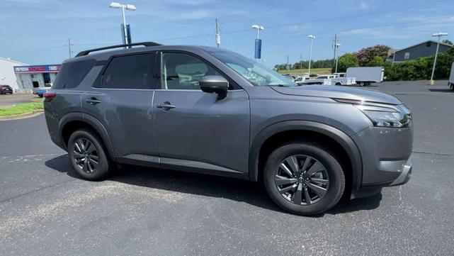 Photo of 2024 Gun Metallic Nissan Pathfinder