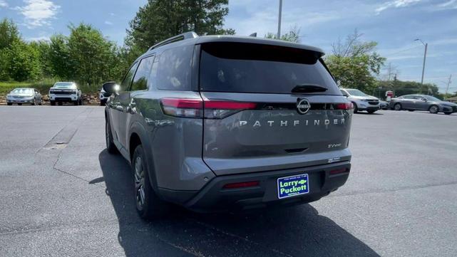 Photo of 2024 Gun Metallic Nissan Pathfinder