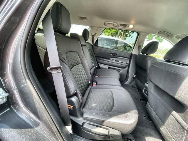 Photo of 2024 Gun Metallic Nissan Pathfinder