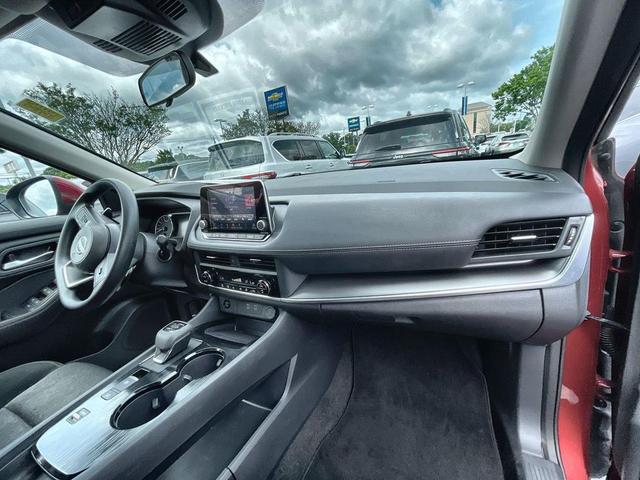 Photo of 2024 Scarlet Ember Tintcoat Nissan Rogue