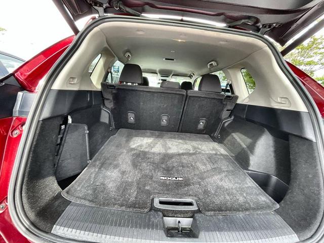 Photo of 2024 Scarlet Ember Tintcoat Nissan Rogue