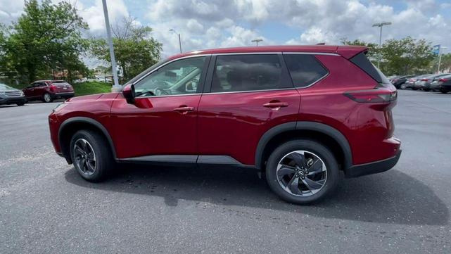 Photo of 2024 Scarlet Ember Tintcoat Nissan Rogue