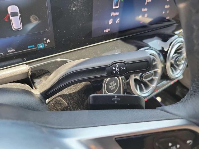 Photo of 2024 Polar White Mercedes-Benz GLA 250