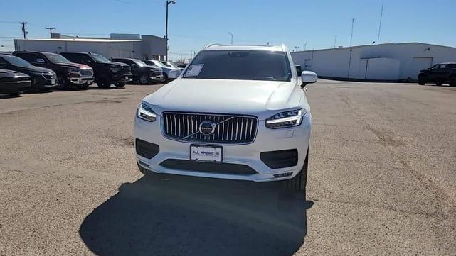 Photo of 2022 White Volvo XC90