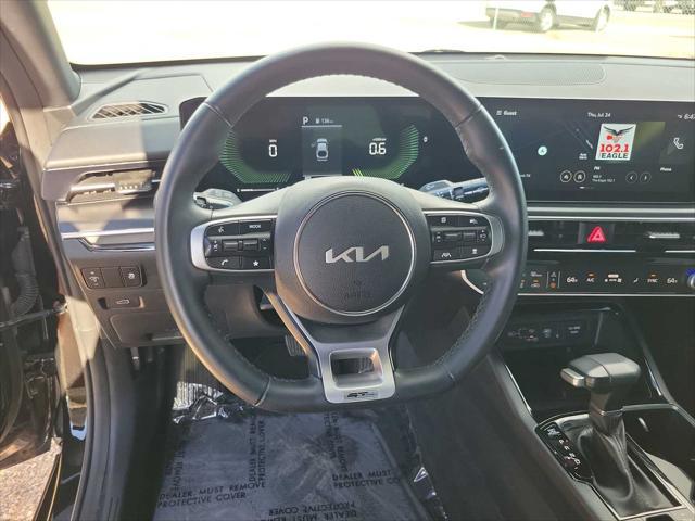 Photo of 2025 Aurora Black Pearl Kia K5