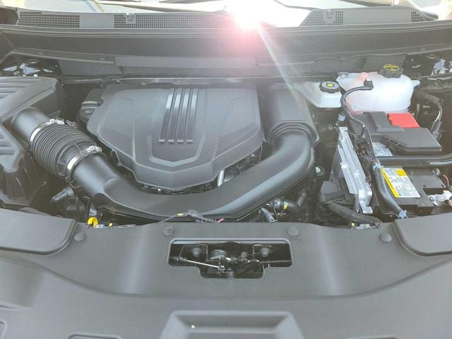 Photo of 2025 Mosaic Black Metallic Chevrolet Traverse