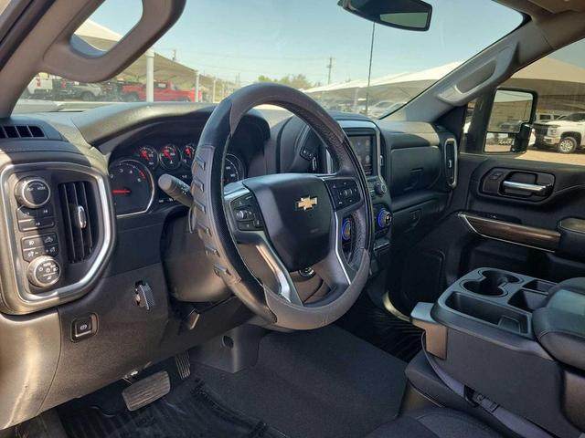Photo of 2022 Silver Ice Metallic Chevrolet Silverado 3500