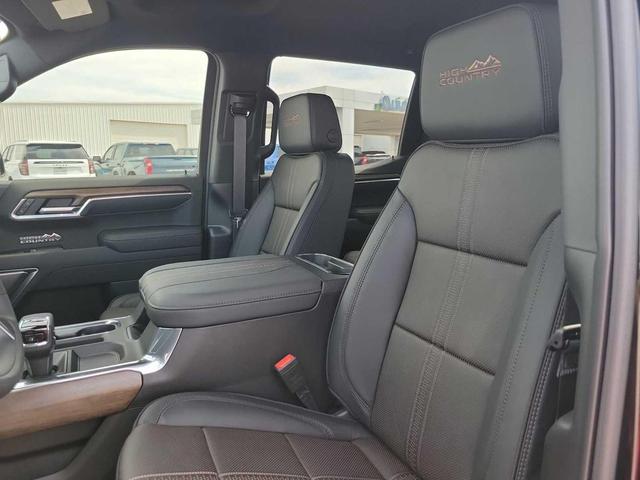 Photo of 2025 Black Chevrolet Silverado 1500
