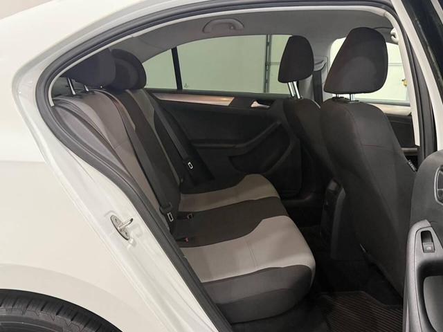 Photo of 2017 White Volkswagen Jetta