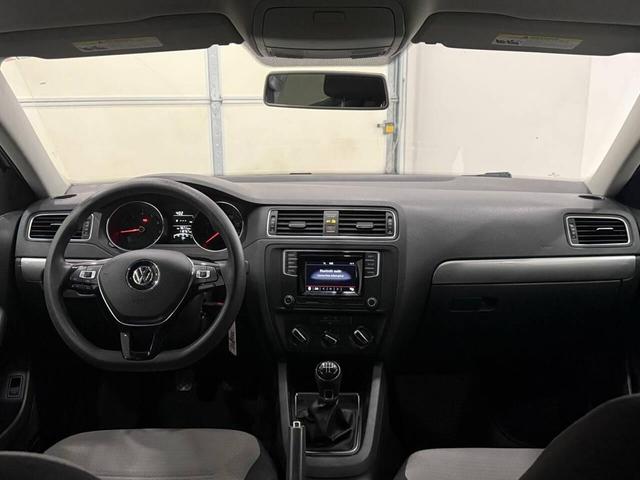 Photo of 2017 White Volkswagen Jetta