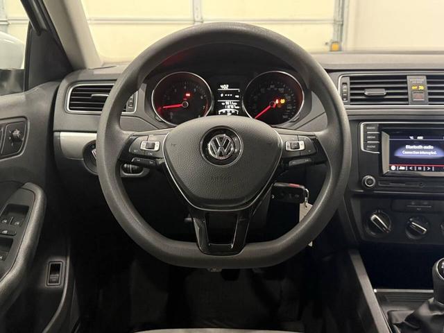 Photo of 2017 White Volkswagen Jetta