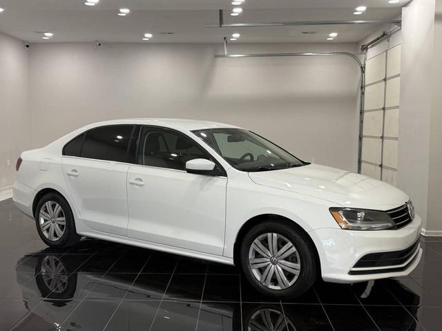 Photo of 2017 White Volkswagen Jetta