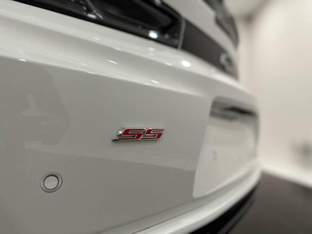 Photo of 2017 Summit White Chevrolet Camaro