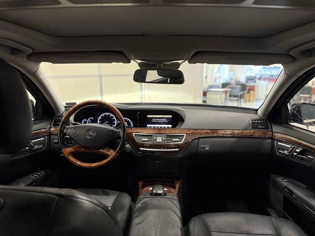 Photo of 2010 Black Mercedes-Benz S-Class