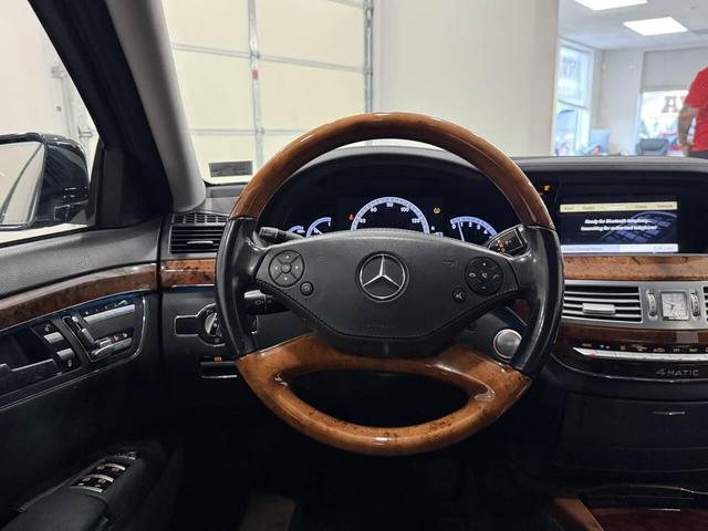 Photo of 2010 Black Mercedes-Benz S-Class