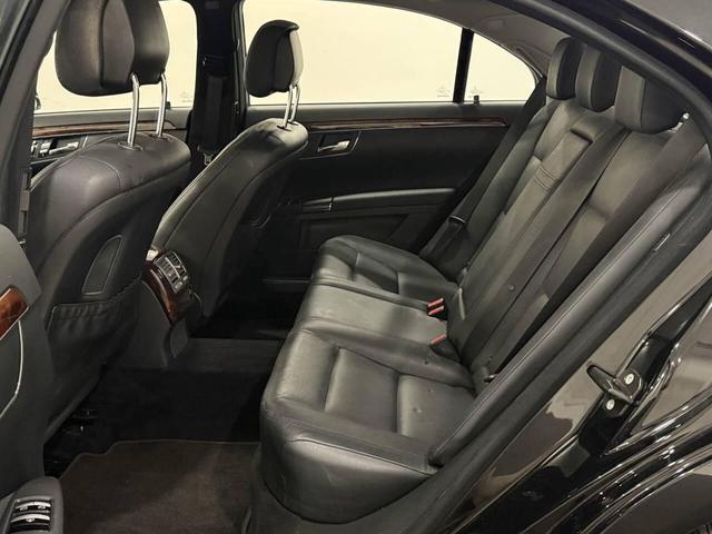 Photo of 2010 Black Mercedes-Benz S-Class