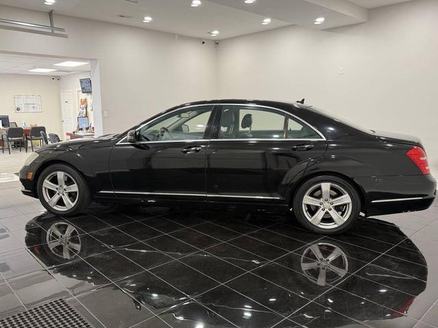 Photo of 2010 Black Mercedes-Benz S-Class