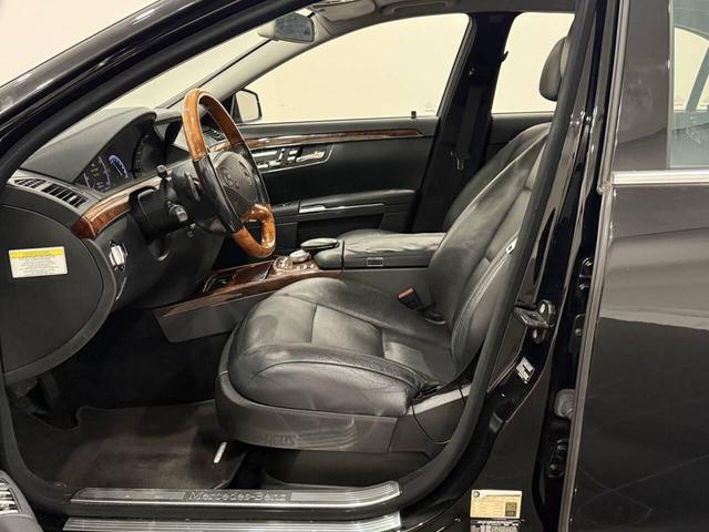 Photo of 2010 Black Mercedes-Benz S-Class